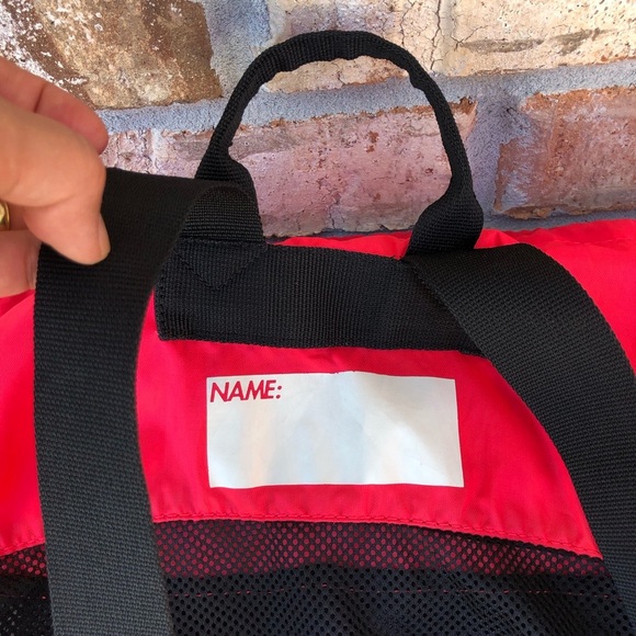 Nike Nylon Mesh Zipper Pocket Adjustable Straps Black Red Deck Bag With Logo - Picture 9 of 16